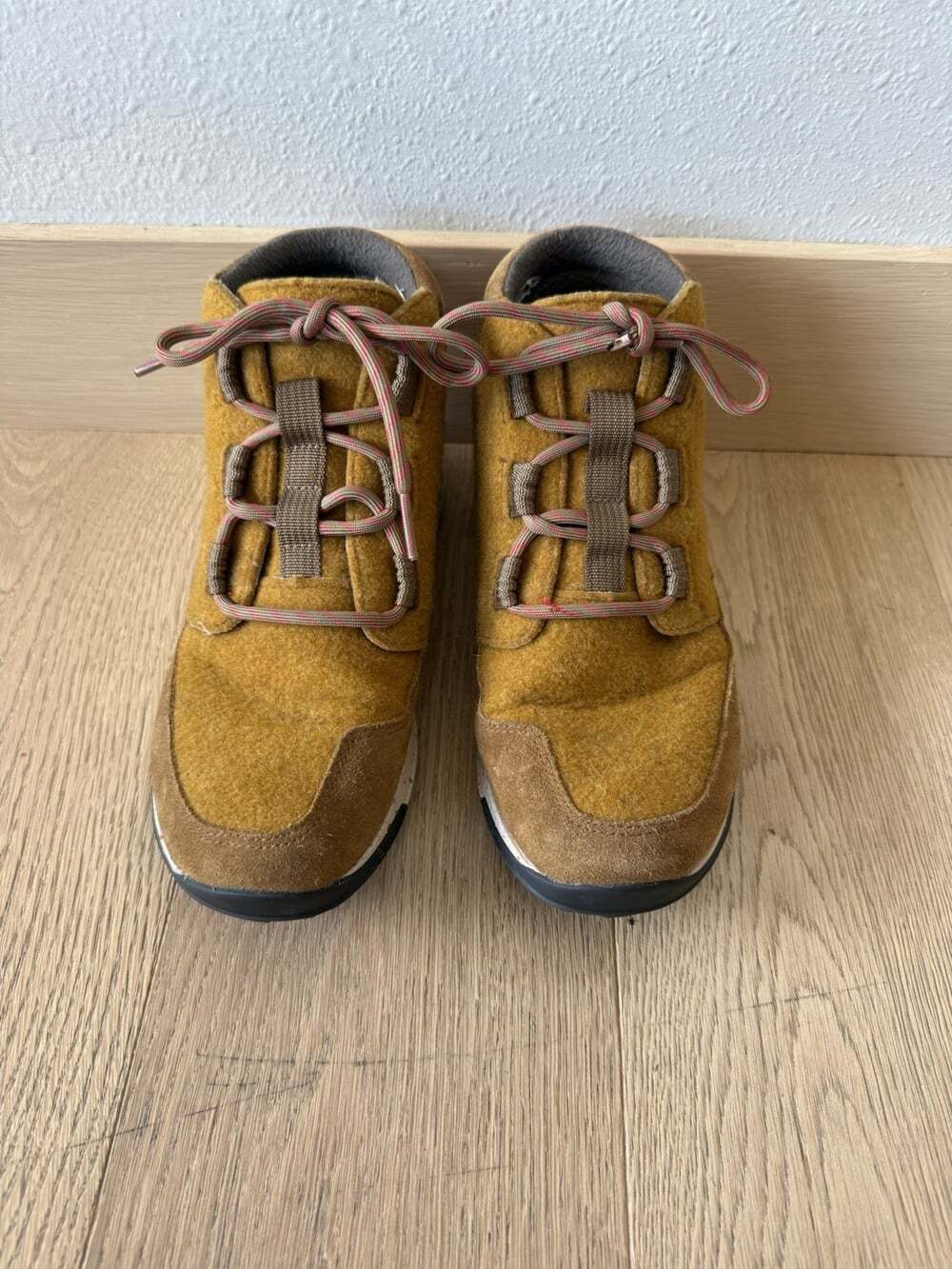 Chaco Borealis Wool Boots Womens Sz 7.5 Quilt Waterproof Hiking Gorpcore Gold